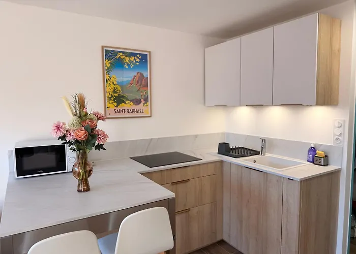 Le Petit Bleu - Boulouris Апартаменты